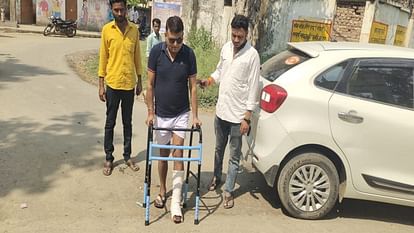 Prayagraj: कहीं जातीय समीकरण तो कहीं रोजगार व विकास के मुद्दे पर पड़े वोट, मतदाताओं ने अंत तक साधे रखी चुप्पी Somewhere the votes were cast on caste equation and somewhere on the issue of employment,
