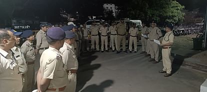 Shajaur News: रात को 500 पुलिसकर्मी उतरे सड़क पर, 119 वारंटियों को किया गिरफ्तार Shajaur News: 500 policemen came out on the streets at night, arrested 119 warrantees