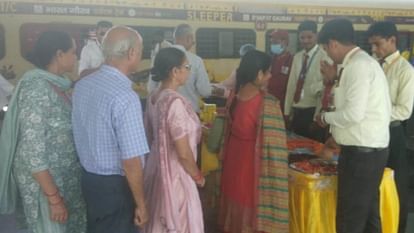 Rishikesh: योगनगरी से रवाना हुई भारत गौरव पर्यटक ट्रेन, दक्षिण भारत के तीर्थस्थलों के दर्शन करेंगे यात्री Bharat Gaurav tourist train leaves Rishikesh railway station passengers will visit South India pilgrimage
