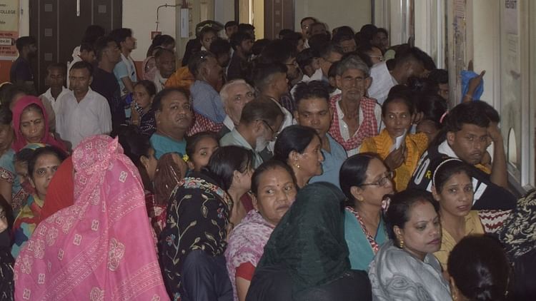 खबर शहर , Agra: जिला अस्पताल में पहली बार हुए एक दिन में रिकॉर्ड 346 एक्सरे, लगी रही मरीजों की भीड़ – INA खबर शहर , Agra: जिला अस्पताल में पहली बार हुए एक दिन में रिकॉर्ड 346 एक्सरे, लगी रही मरीजों की भीड़ – INA