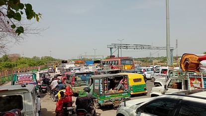 Prayagraj : गंगा दशहरा पर संगम में लाखों श्रद्धालुओं ने लगाई पुण्य की डुबकी, चिलचिलाती धूप पर भारी पड़ी आस्था Lakhs of devotees took a holy dip on Ganga Dussehra, faith outweighed the scorching heat.