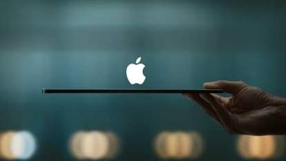 Apple: भारी टैक्स से बचने के लिए कानून में बदलाव की लॉबिंग कर रही एपल, भारत सरकार से चल रही बातचीत Apple Seeks Tax Law Changes in India to Avoid Heavy Levies on iPhone Manufacturing Equipment
