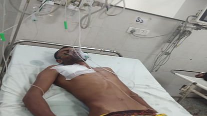 Gorakhpur News: एक डिसमिल जमीन के लिए है रार, खून का प्यासा बन गया पटीदार; पिता-पुत्र जूझ रहे जिंदगी की जंग There is a fight for one decimal of land in Gorakhpur, the Patidar has become thirsty for blood.