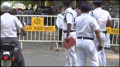 Kolkata: कोलकाता पुलिस ने सेना का ट्रक रोका, तेज रफ्तार और ट्रैफिक नियम तोड़ने के तहत मामला दर्ज Kolkata Police stopped army truck, filed case under speeding and traffic violation News In Hindi
