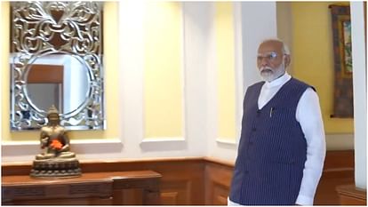 Team India: पीएम मोदी के साथ विश्व विजेता भारतीय टीम, खूब लगे हंसी-ठहाके; ट्रॉफी के साथ तस्वीर भी खिंचवाई Team India: World winning Indian team with PM Modi, lots of laughter; Took a picture with the trophy