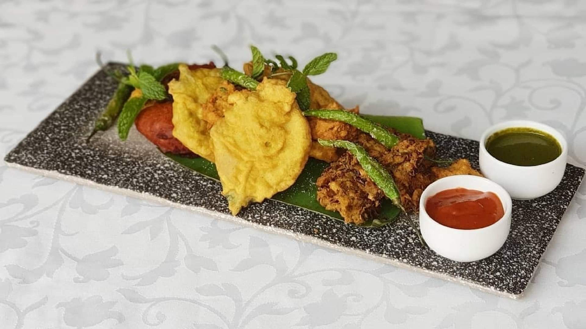 Monsoon Special Pakora Recipes: प्याज नहीं, अब बारिश के मौसम में अपनाएं ये पांच यूनिक पकौड़े की रेसिपी Monsoon Special Pakora Recipes 5 Must-Try Pakora Recipes for Rainy Season Recipe in Hindi