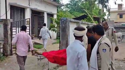 Tikamgarh: Tantrika could not revive the woman who died of snakebite, family got the postmortem done