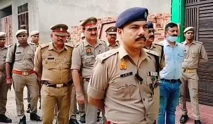 Meerut: महिलाओं को पीटने का मामला, इंचौली थाना प्रभारी समेत पांच पुलिसकर्मी लाइन हाजिर case of beating women Meerut, five policemen including Inchauli police station in-charge were sent to line