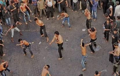 Muharram 2024: लोभान से महकती गलियां, या हुसैन कहते अकीदतमंद... आशूरा पर गम में डूबा नजर आया शहर Bhopal Madhya Pradesh Muharram 2024: Streets smelling of Loban, or as Hussain says Aqidtmand