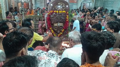 Sawan 2024: Enthusiasm was seen among the devotees of Bhole, they queued up to see Lord Pashupatinath.