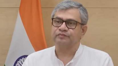 Manufacturing: सात नए इलेक्ट्रॉनिक्स प्रोजेक्ट्स को सरकार की मंजूरी, पांच हजार से अधिक लोगों को मिलेगा रोजगार Government clears seven projects under electronics component scheme