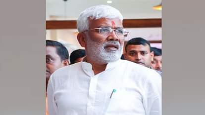 UP News: जलशक्ति मंत्री का अखिलेश यादव पर पलटवार, बोले- नदियों पर अतिक्रमण कराने वालों को बोलने का अधिकार नहीं Swatantra Dev Singh hit back at Akhilesh Yadav and said those who encroach on rivers have no right to speak