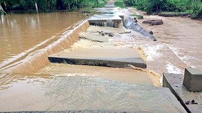 Sidhi and Balaghat bridges collapsed, Congress leader said there is a competition going on in Bihar and MP to