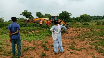 Tikamgarh Administration removed encroachment from 250 acres of grazing land bullies had sown crops