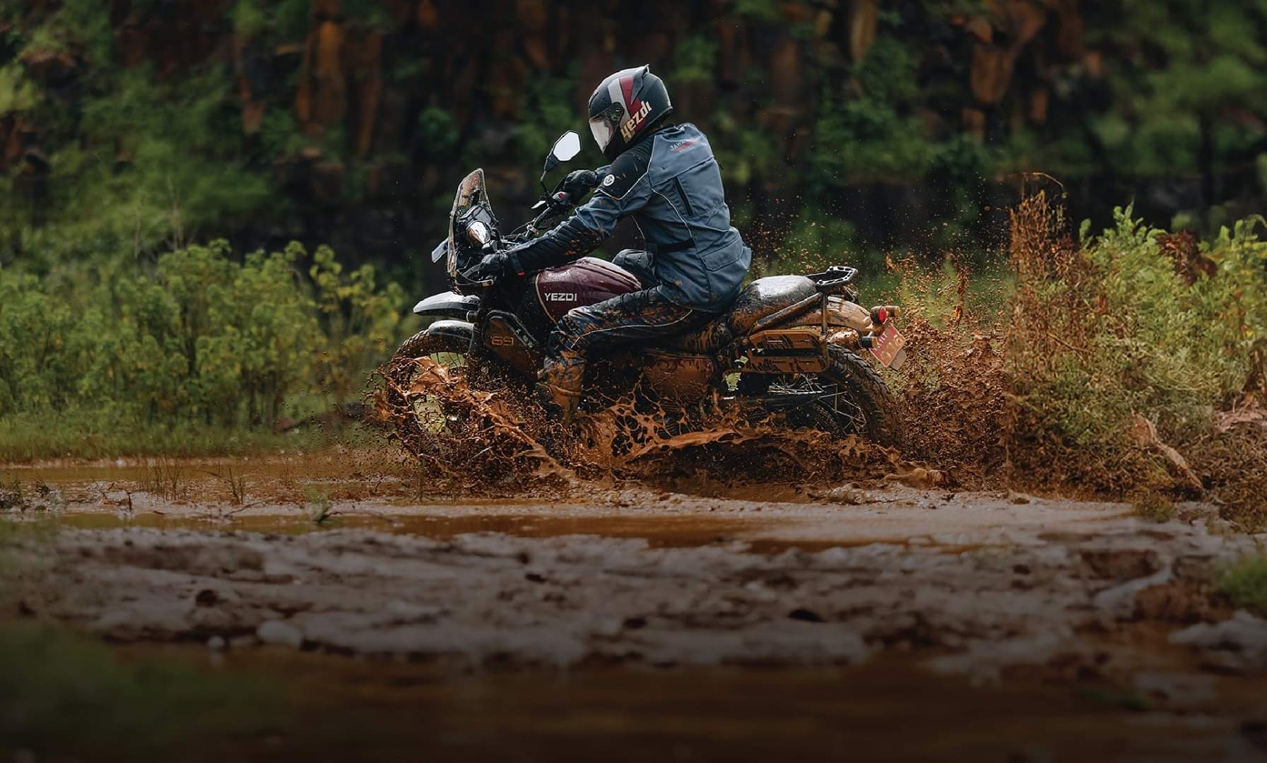 2025 Yezdi Adventure: नई 2025 येजदी एडवेंचर मोटरसाइकिल भारत में लॉन्च, जानें कीमत और क्या है नया Yezdi Adventure 2025 Model Launched in India Know Price Features Specifications