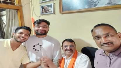 Rinku Singh: नीब करौरी आश्रम के दर्शन करने पहुंचे क्रिकेटर ने टीम के नए कोच पर रखे अपने विचार; किए खुलासे cricketer Rinku Singh came to visit Neeb Karori Ashram expressed his views on the new coach of the team