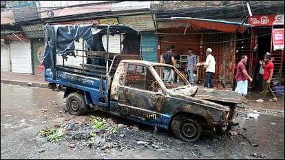 PHOTOS: बांग्लादेश में बिगड़े हालात, शेख हसीना ने इस्तीफा देकर मुल्क छोड़ा; पीएम आवास में घुसे प्रदर्शनकारी Violence and protests in Bangladesh Sheikh Hasina resignation photos news in hindi