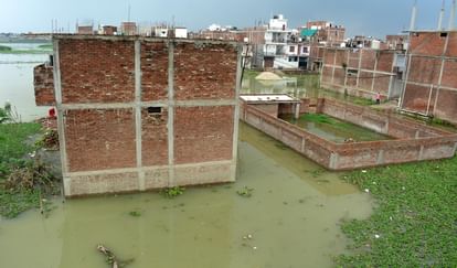Prayagraj Flood Update : गंगा की रफ्तार थमी पर निचली इलाकों में बाढ़ का खतरा बरकरार, पलायन की तैयारी Prayagraj Flood Update: Ganga's speed has slowed down but flood threat persists in low lying areas
