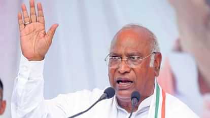 Mallikarjun Kharge attacks UP CM Yogi, says - those wearing saffron clothes are spreading hatred