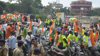 मां तुझे प्रणाम: देशभक्ति का जज्बा संजोए अमर उजाला ने निकली तिरंगा रैली, हर जुबां से निकला...भारत माता की जय Amar Ujala Maa Tujhe Pranam tiranga rally in Dehradun Celebration Independence Day Uttarakhand