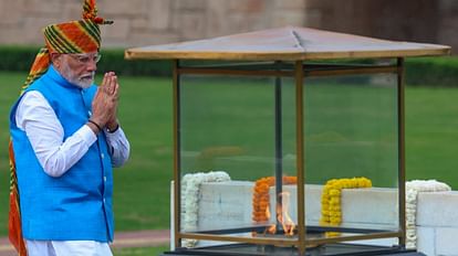 Photos: राजघाट में बापू को श्रद्धांजलि से लाल किले में भाषण और बच्चों से मिलने तक, देखें PM मोदी का अंदाज Independence Day 2024 PM Modi Hoists Tricolour At Red Fort, Addresses Nation, see photos