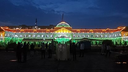 independence day : दुल्हन की तरह सजाए गए सभी चौराहे, झालरों की रोशनी से जगमग रहा हाईकोर्ट और जंक्शन Independence Day: All the squares decorated like a bride, High Court and junction illuminated with the light o