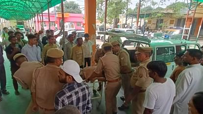 बुलंदशहर हादसा: सड़क पर फैले थे खून से लथपथ घायल...इस पार्टी के नेता की है टक्कर मारने वाली बस; देखें तस्वीरें Bulandshahr accident injured were lying on road soaked in blood Magisterial probe conducted Salempur accident