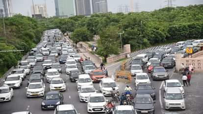 Delhi : नोएडा लिंक रोड पर लगेंगे नए क्रैश बैरियर, चार महीनों में काम पूरा करेगा लोक निर्माण विभाग Delhi: New crash barriers to be installed on Noida Link Road