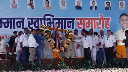 कुरुक्षेत्र में दलित सम्मान समारोह: लोटा-जल हाथ में लेकर भाजपा को समर्थन देने का लिया संकल्प Dalit felicitation ceremony in Kurukshetra manohar lal