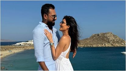 Karishma Tanna: करिश्मा तन्ना ने पति वरुण पर लुटाया प्यार, जन्मदिन पर साथी के लिए लिखा लव नोट Scoop Star Karishma Tanna shares love note to husband Varun Bangera On Birthday says blessed to call you mine