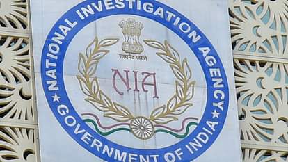 NIA Raid: जम्मू-कश्मीर, असम, महाराष्ट्र, यूपी और गुजरात में एनआईए की छापेमारी; एक युवक को हिरासत में लिया गया NIA is conducting searches at 19 locations in J&K, Assam, Maharashtra, UP and Gujarat Jaish-e-Mohammed