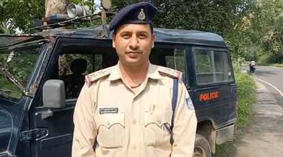 Dhar Crime: सीमेंट भरकर उज्जैन जा रहे ट्राले पर बदमाशों ने किया पथराव, लूटने का भी किया प्रयास; चालक से मारपी Miscreants pelted stones on a cement laden trolley going to Ujjain
