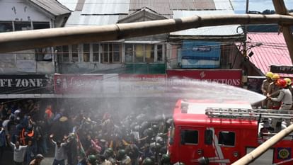 Sanjauli Mosque Dispute: शिमला में प्रदर्शन बेकाबू, पुलिस का लाठीचार्ज, पानी की बौछारें, देखिए तस्वीरें Himachal Shimla Masjid Controversy Protest Hindu Organizations Sanjauli Mosque Dispute