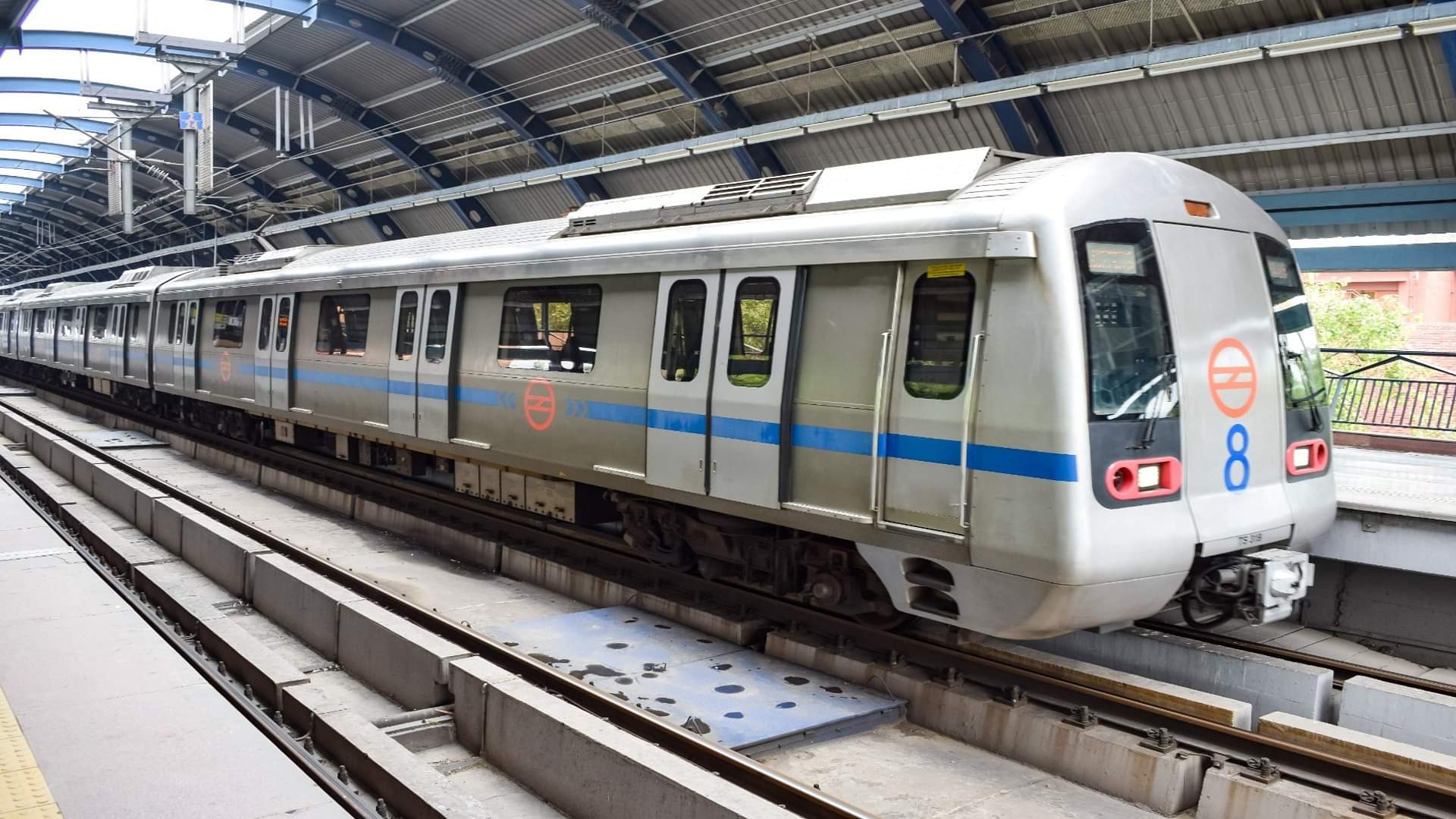 Delhi Metro Ladies Coach: दिल्ली मेट्रो में की अगर ये गलती, तो जुर्माना लगना तय है Male passenger fined for travelling in ladies coach in Delhi Metro check details
