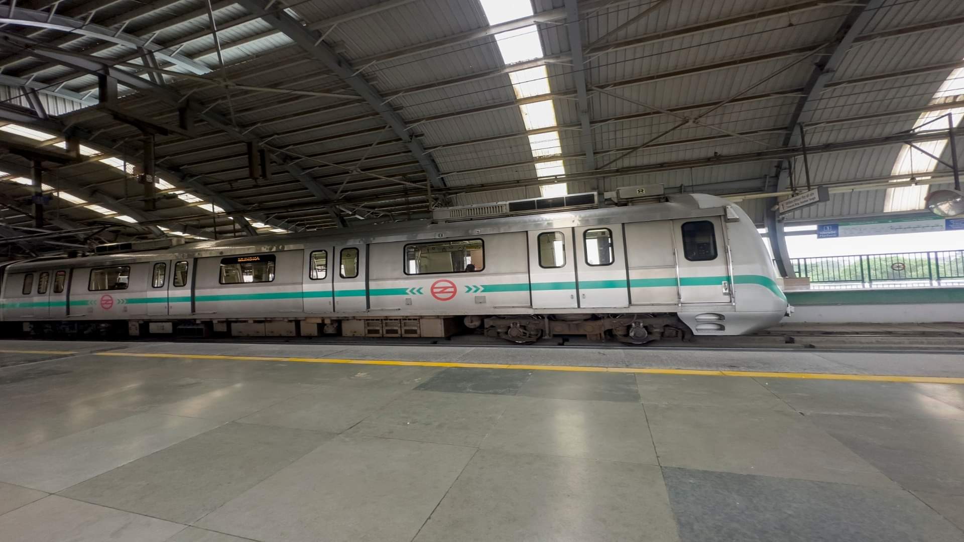 Delhi Metro Ladies Coach: दिल्ली मेट्रो में की अगर ये गलती, तो जुर्माना लगना तय है Male passenger fined for travelling in ladies coach in Delhi Metro check details