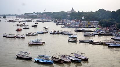 Prayagraj Flood : खतरे के निशान को कभी भी पार कर सकती हैं गंगा और यमुना, जिला प्रशासन ने जारी किया अलर्ट Prayagraj Flood Update: Ganga-Yamuna reached near danger mark, many localities in alluvial areas submerged