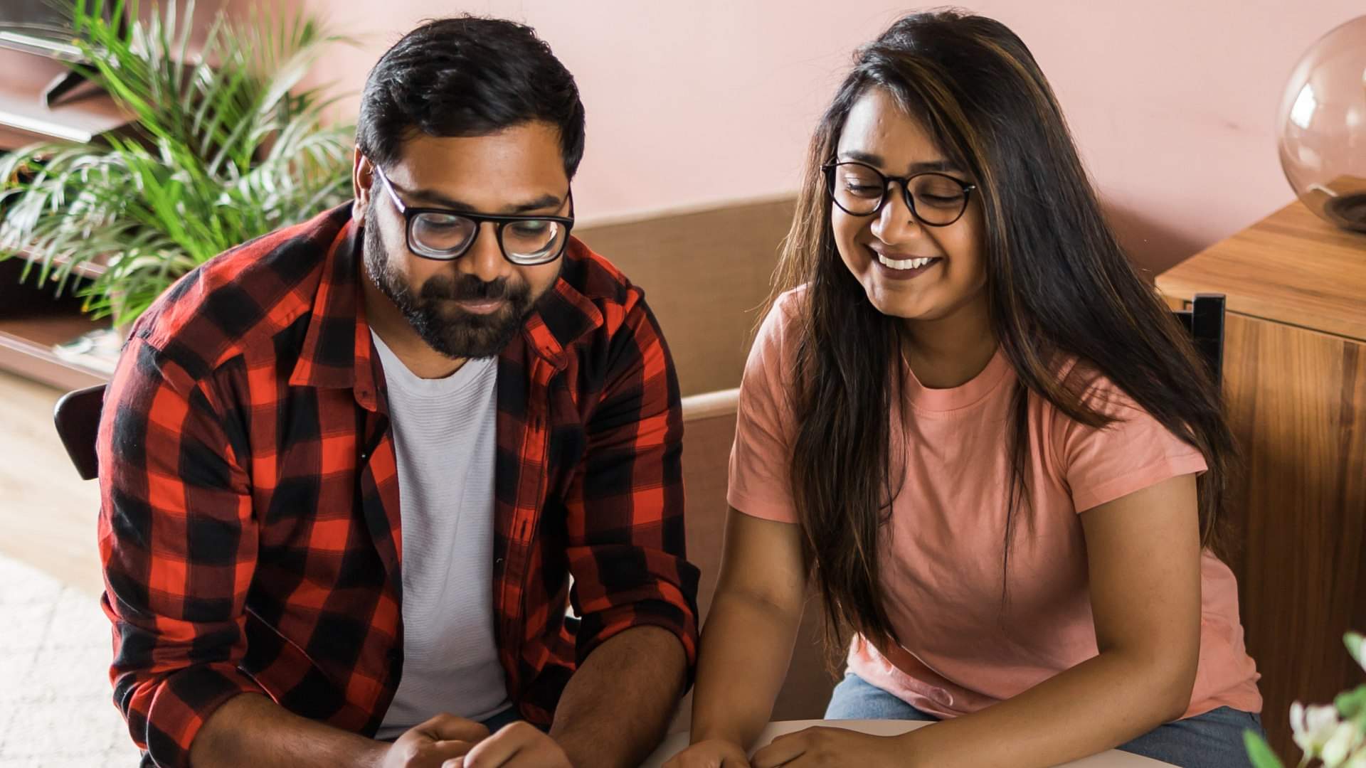 Relationship Tips: किसी से प्यार करते हैं तो पहले जान लें रिलेशनशिप के जरूरी नियम Relationship Tips What are Important Relationship Rules Before Falling in Love
