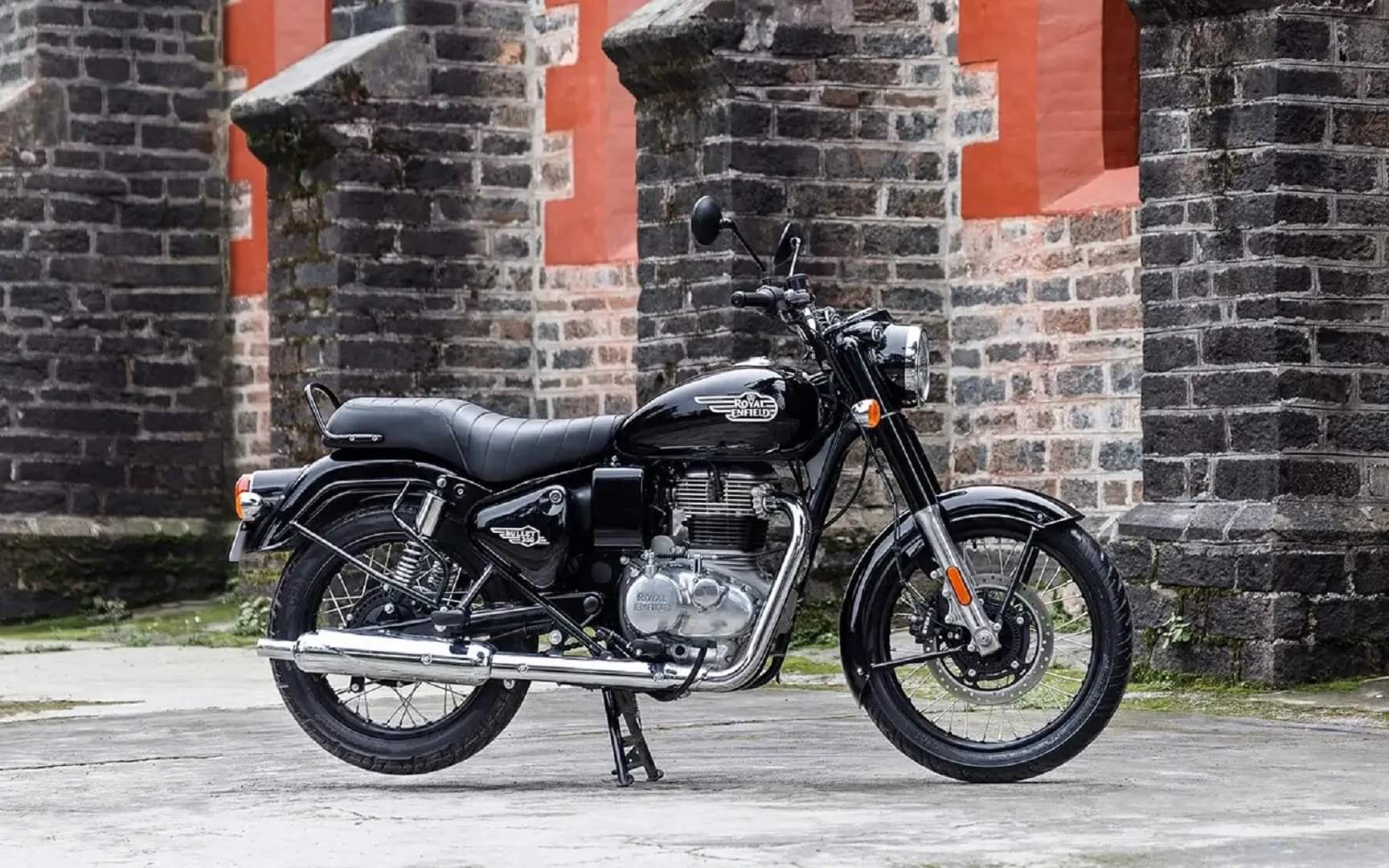 Vehicle GST Cut: 350cc तक की मोटरसाइकिलें और छोटी कारें होंगी सस्ती, जानें बड़ी बाइक पर कितना टैक्स? Small Cars and Bikes Get Cheaper GST Council Cuts Tax to 18 Per Cent in Major Reform