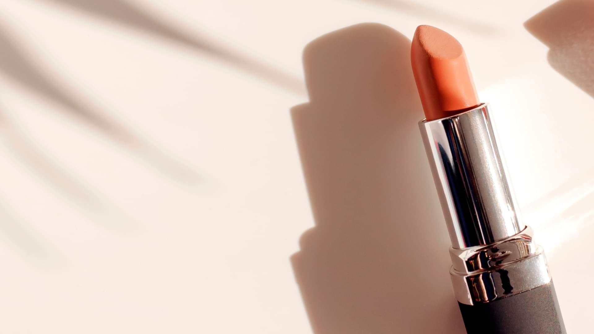 Lipstick Hacks: चाय के कप पर दिखता है निशान तो शर्मिंदा न हों, ये हैक्स ट्राई करके होंठों पर लगाएं लिपस्टिक easy hacks to make transfer proof lipstick in hindi