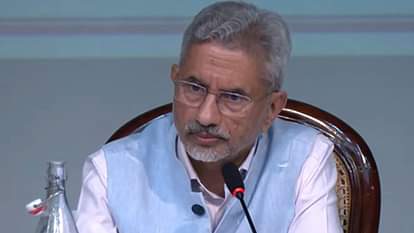 Jaishankar: विदेश मंत्री ने वैश्विक स्वास्थ्य सहयोग पर दिया जोर, कहा- हम अगली चुनौती के लिए तैयार रहें Foreign Minister laid emphasis on global health cooperation, said- we should be ready for the next challenge