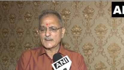 Jammu & Kashmir: कविंदर गुप्ता ने मीरवाइज़ उमर फारूक पर साधा निशाना, 'भारत की विदेश नीति पर चिंता न करें' Jammu & Kashmir: Kavinder Gupta targets Mirwaiz Umar Farooq, 'Don't worry about India's foreign policy'