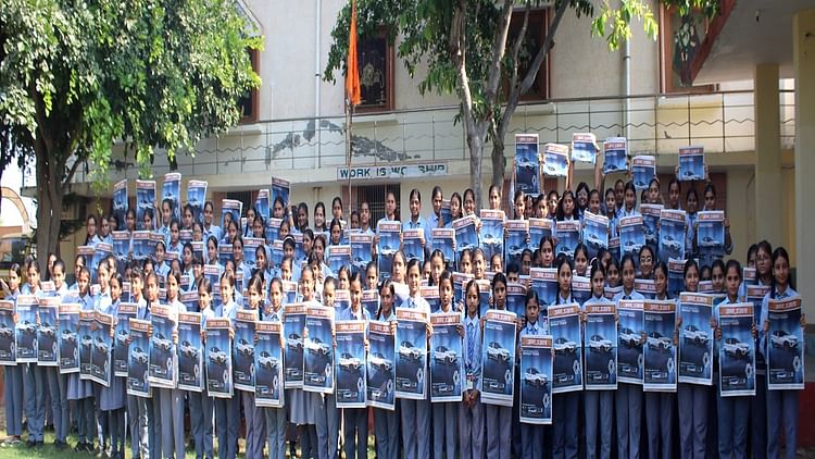 खबर शहर , Hathras News: नवरात्र में अनूठी मुहिम, भेंट किया अखबार, बताए अखबार पढ़ने से होने वाले फायदे – INA खबर शहर , Hathras News: नवरात्र में अनूठी मुहिम, भेंट किया अखबार, बताए अखबार पढ़ने से होने वाले फायदे – INA
