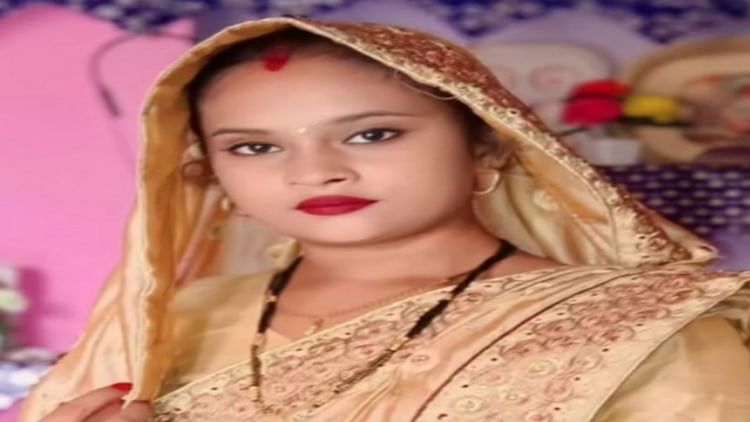 खबर शहर , Aligarh News: सात महीने पहले लिए सात फेरे, आग से झुलसने से हुई मौत, दहेज के लिए हत्या करने का आरोप – INA खबर शहर , Aligarh News: सात महीने पहले लिए सात फेरे, आग से झुलसने से हुई मौत, दहेज के लिए हत्या करने का आरोप – INA