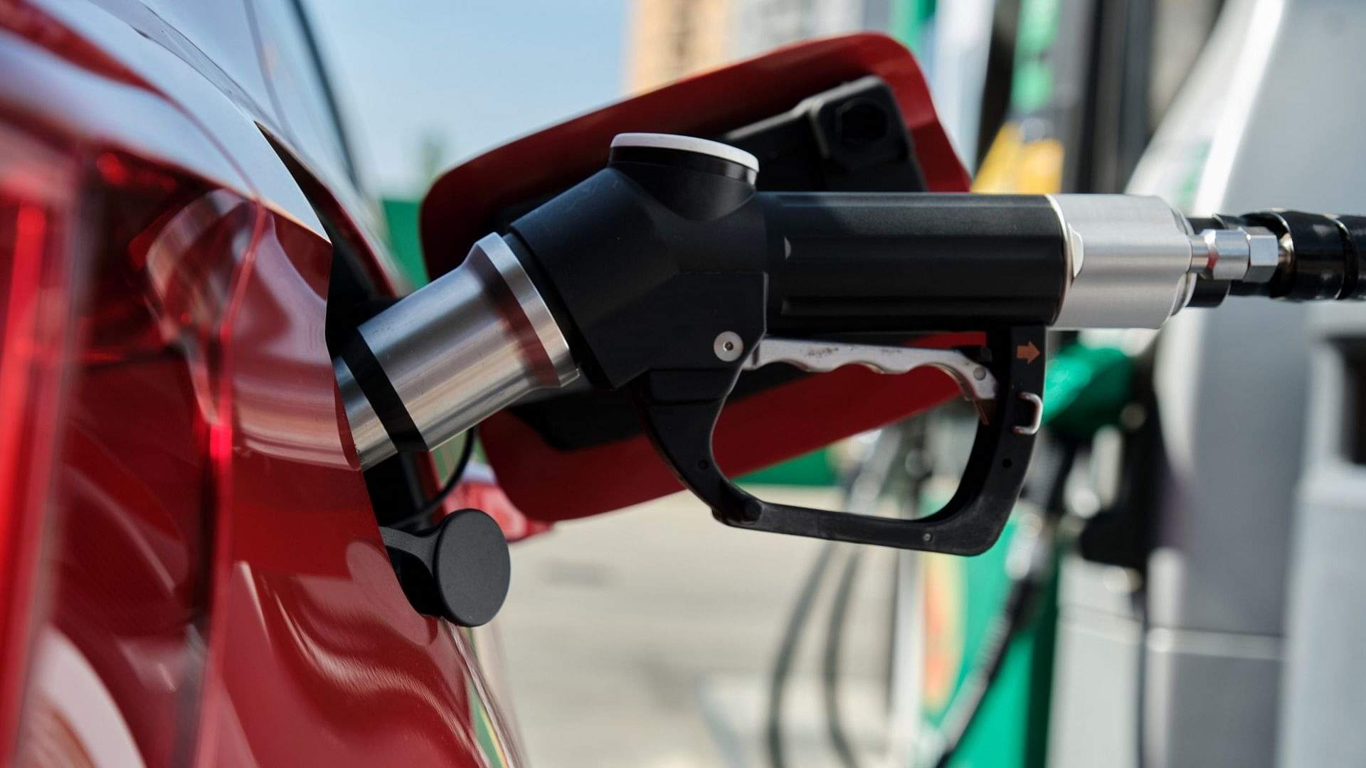 CNG Cars: सीएनजी कार की कम माइलेज से हैं परेशान? तो फौरन जान लीजिए ये चार प्वाइंट्स important tips and tricks to get best mileage from cng car