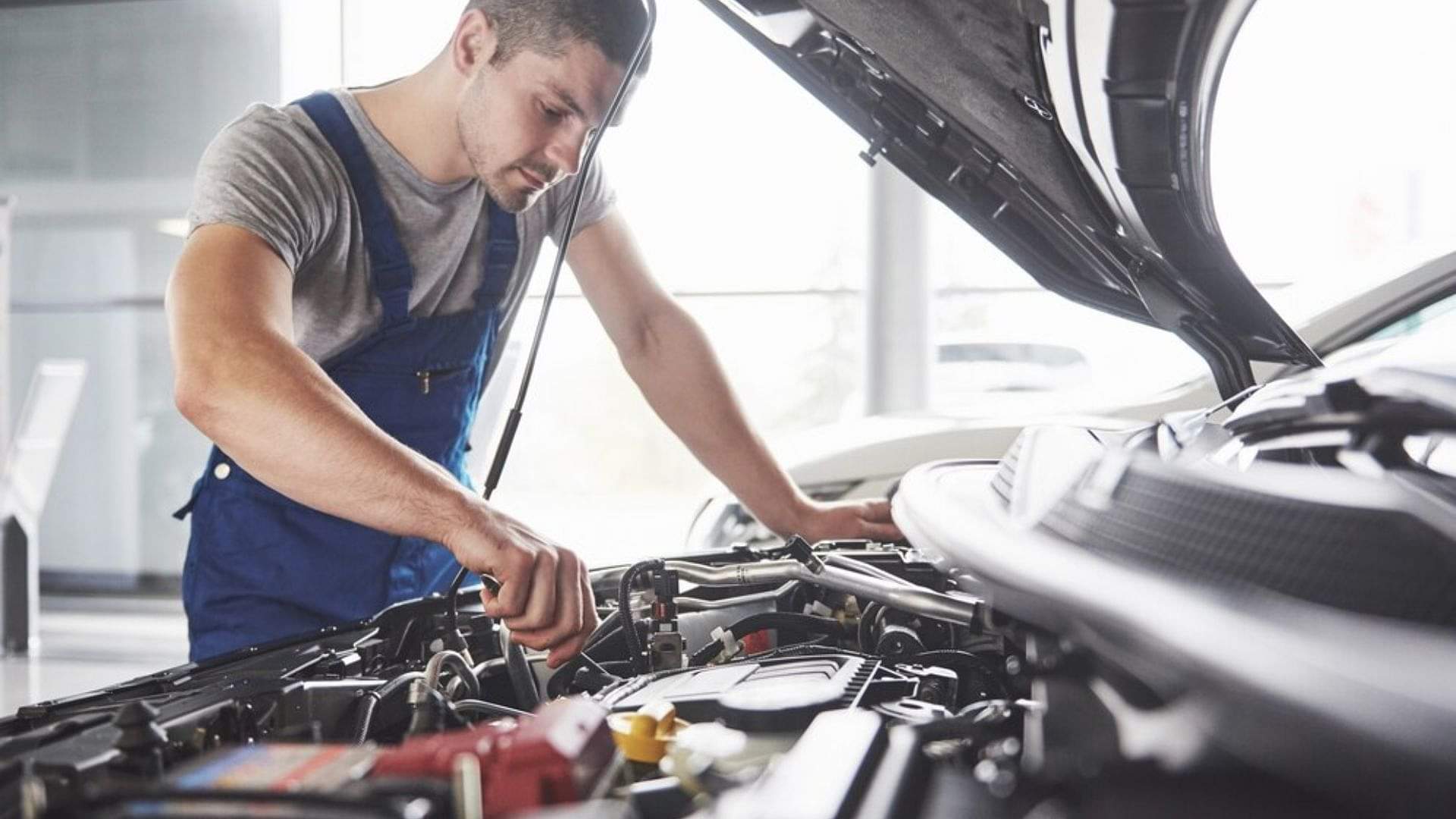 Car Care Tips: कार की इन दिक्कतों को खुद ही कर सकते हैं ठीक! समय के साथ होगी पैसों की बचत how to solve common car problems know the full detail
