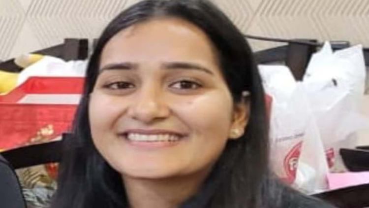 यूपी – IIT छात्रा ने दी जान: मां बोली- मौत से पहले उदास थी प्रगति, पुलिस पर लगाया ये आरोप – INA यूपी – IIT छात्रा ने दी जान: मां बोली- मौत से पहले उदास थी प्रगति, पुलिस पर लगाया ये आरोप – INA