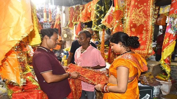खबर शहर , Business News: नवरात्र में बाजार पर बरसी देवी मां की कृपा, बरेली में हुआ 80 करोड़ का कारोबार – INA खबर शहर , Business News: नवरात्र में बाजार पर बरसी देवी मां की कृपा, बरेली में हुआ 80 करोड़ का कारोबार – INA