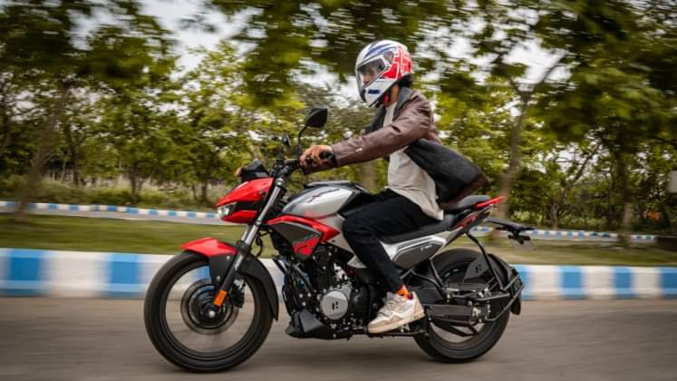 ABS Bikes: भारत में मिलने वाली टॉप-5 सबसे किफायती ABS फीचर से लैस मोटरसाइकिलें, कीमत करीब एक लाख रुपये Top 5 Low Cost ABS Bikes in India ABS Bikes under 1.2 lakh