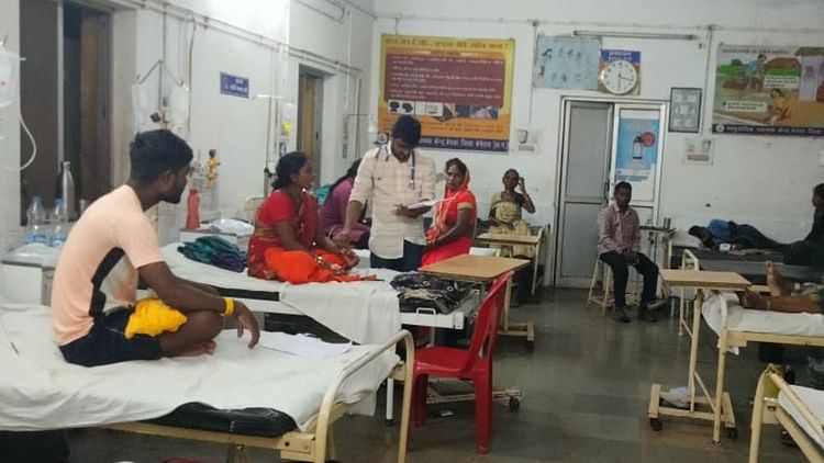 सीजी- CG: बेमेतरा के ढाबा गांव में डायरिया का कहर, दो दिन के भीतर मिले 67 मरीज, 12 रेफर – INA सीजी- CG: बेमेतरा के ढाबा गांव में डायरिया का कहर, दो दिन के भीतर मिले 67 मरीज, 12 रेफर – INA