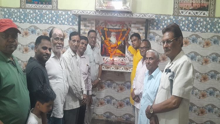 यूपी – Valmiki Jayanti: धूमधाम से मनाई गई महर्षि वाल्मीकि जयंती, श्रद्धासुमन किए अर्पित – INA यूपी – Valmiki Jayanti: धूमधाम से मनाई गई महर्षि वाल्मीकि जयंती, श्रद्धासुमन किए अर्पित – INA
